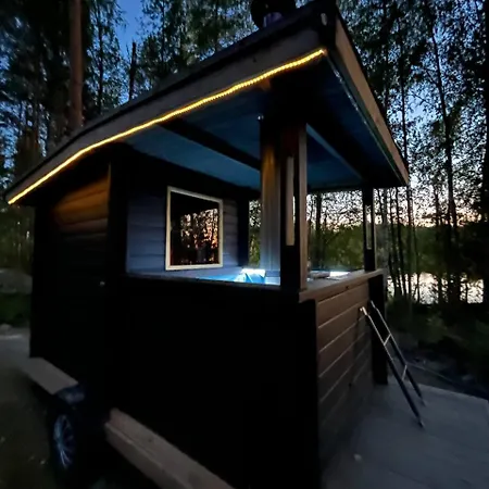 Alaska Tree Tents Linnansaari