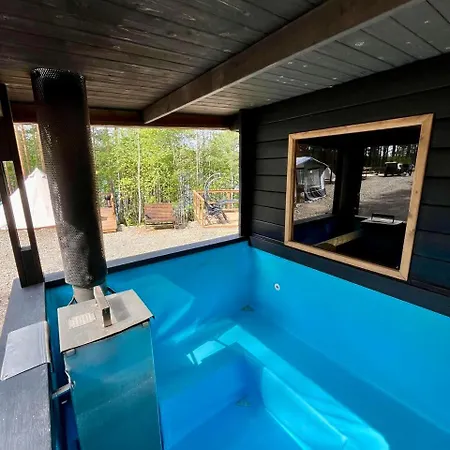 Alaska Tree Tents Linnansaari Camping *