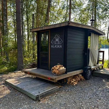 Campingplatz Tree Tents At Alaska Glamping Linnansaari