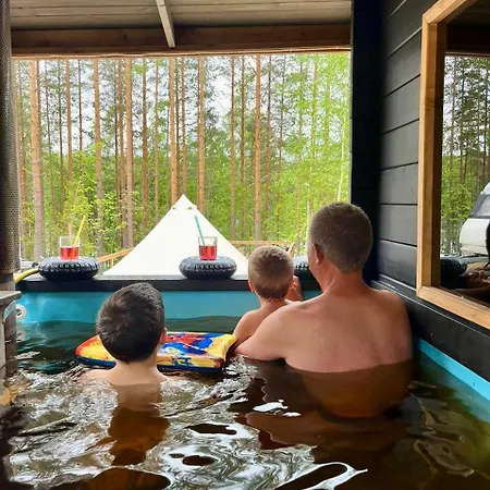 캠프장 Tree Tents At Alaska Glamping Linnansaari *