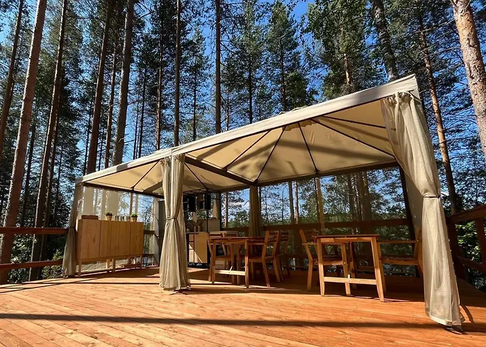 Alaska Tree Tents Linnansaari Kemp Savonlinna