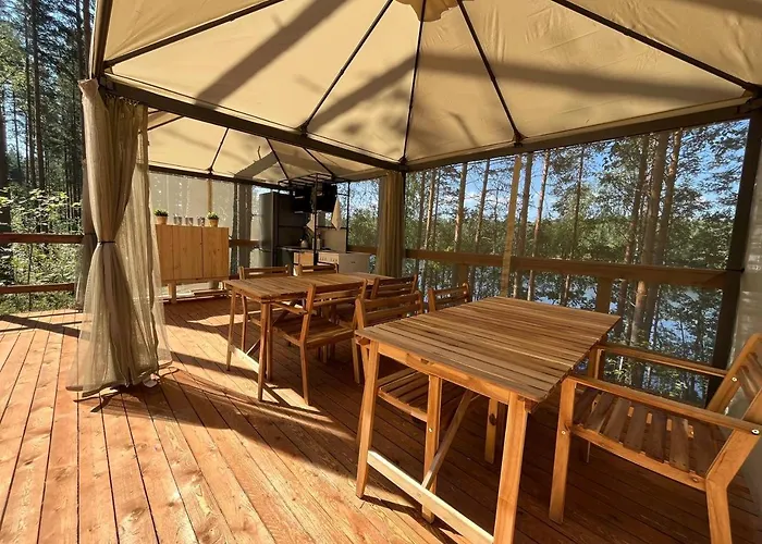 营地 Alaska Tree Tents Linnansaari