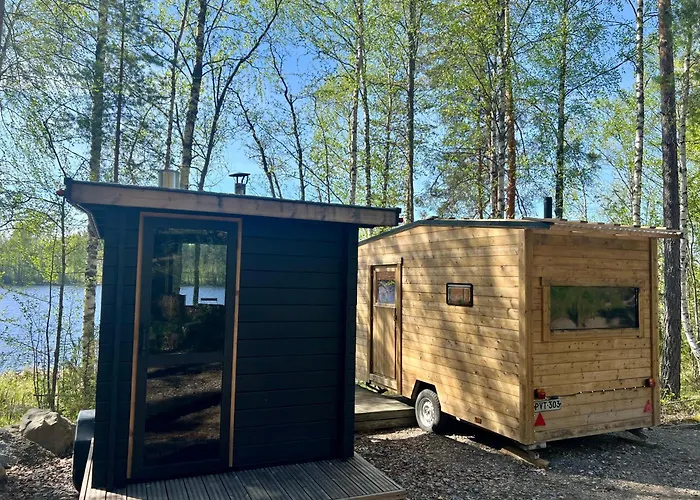 营地 Alaska Tree Tents Linnansaari