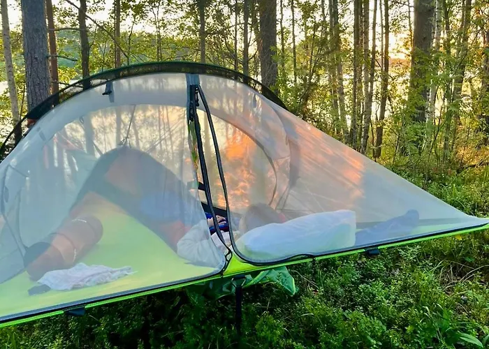 Alaska Tree Tents Linnansaari 营地 萨翁林纳