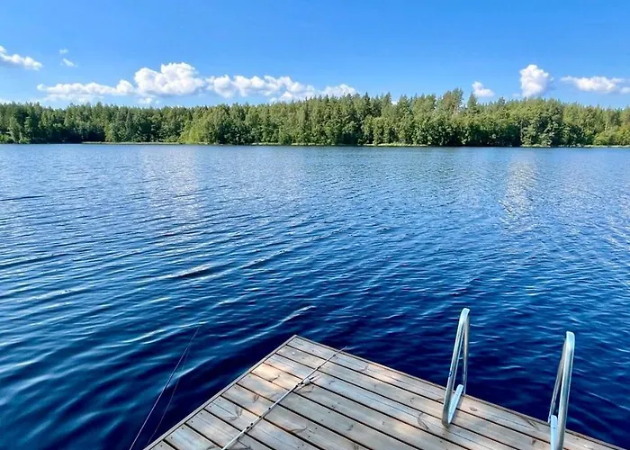 Alaska Tree Tents Linnansaari 营地