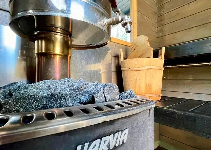 Alaska Tree Tents Linnansaari