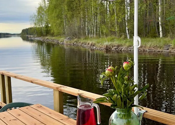 Kemp Alaska Tree Tents Linnansaari Savonlinna