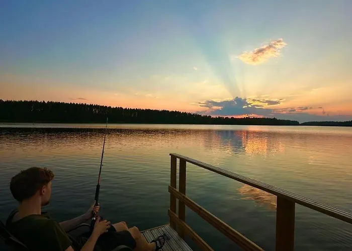 Alaska Tree Tents Linnansaari 营地 萨翁林纳