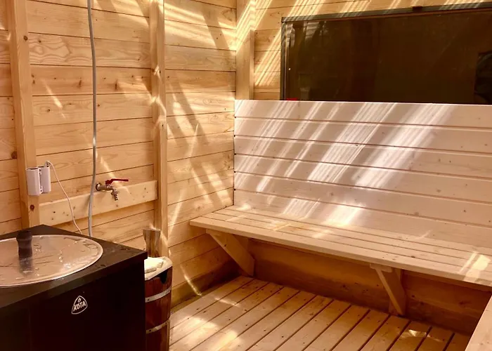 营地 Alaska Tree Tents Linnansaari 萨翁林纳